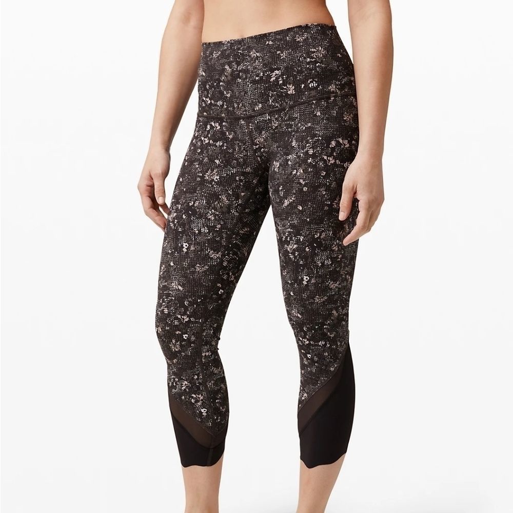 SALE! NWOT Lululemon Yoga Pants